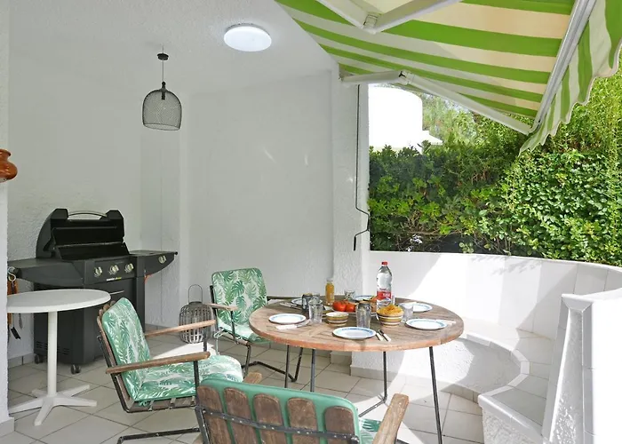 Laguna Townhouse By Nras